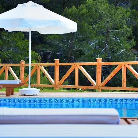 Villa Yali *